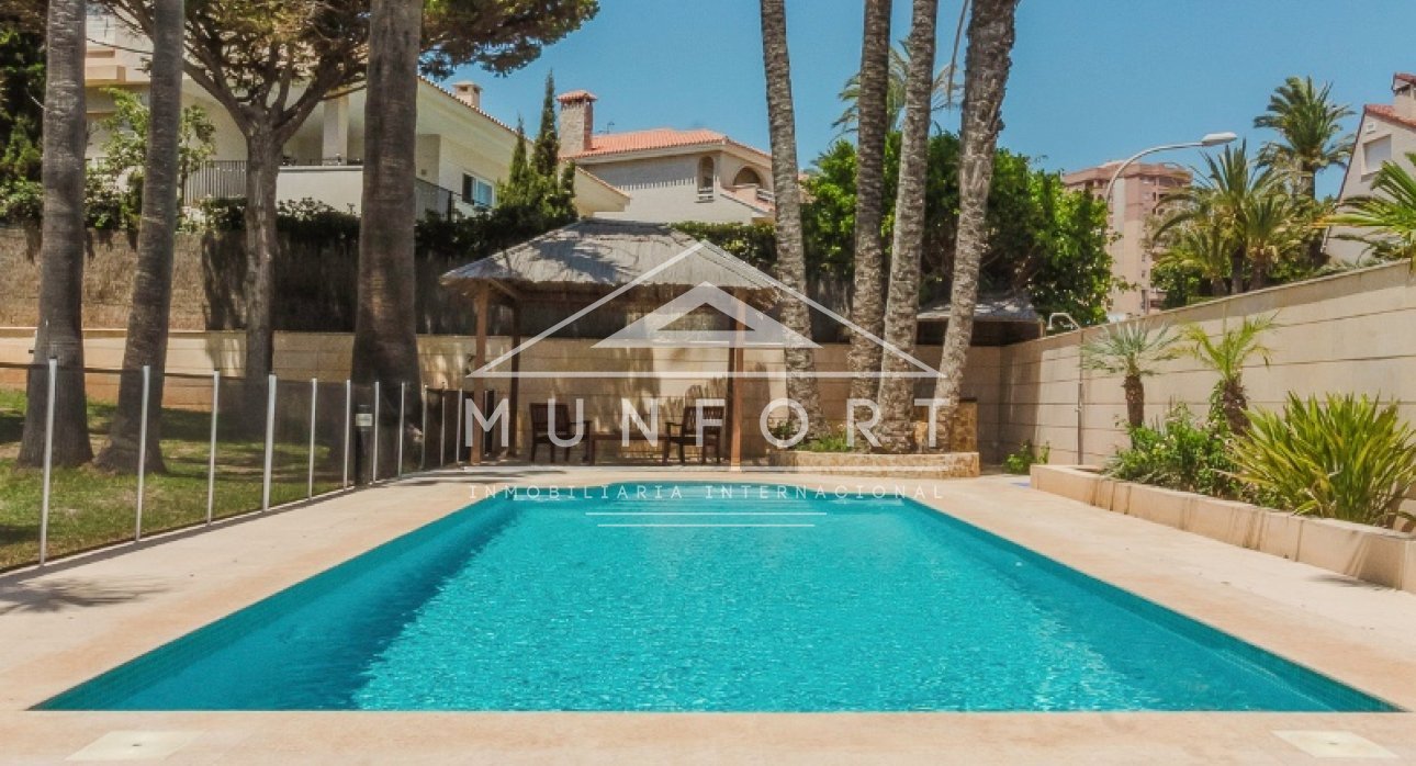 Videresalg - Luksusvillaer -
Orihuela Costa - Dehesa de Campoamor