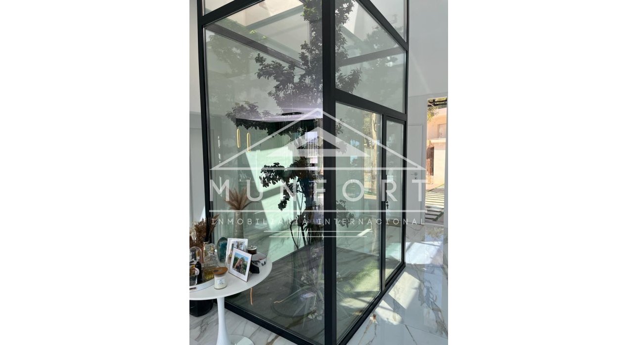 Videresalg - Luksusvillaer -
Orihuela Costa - Las Colinas Golf