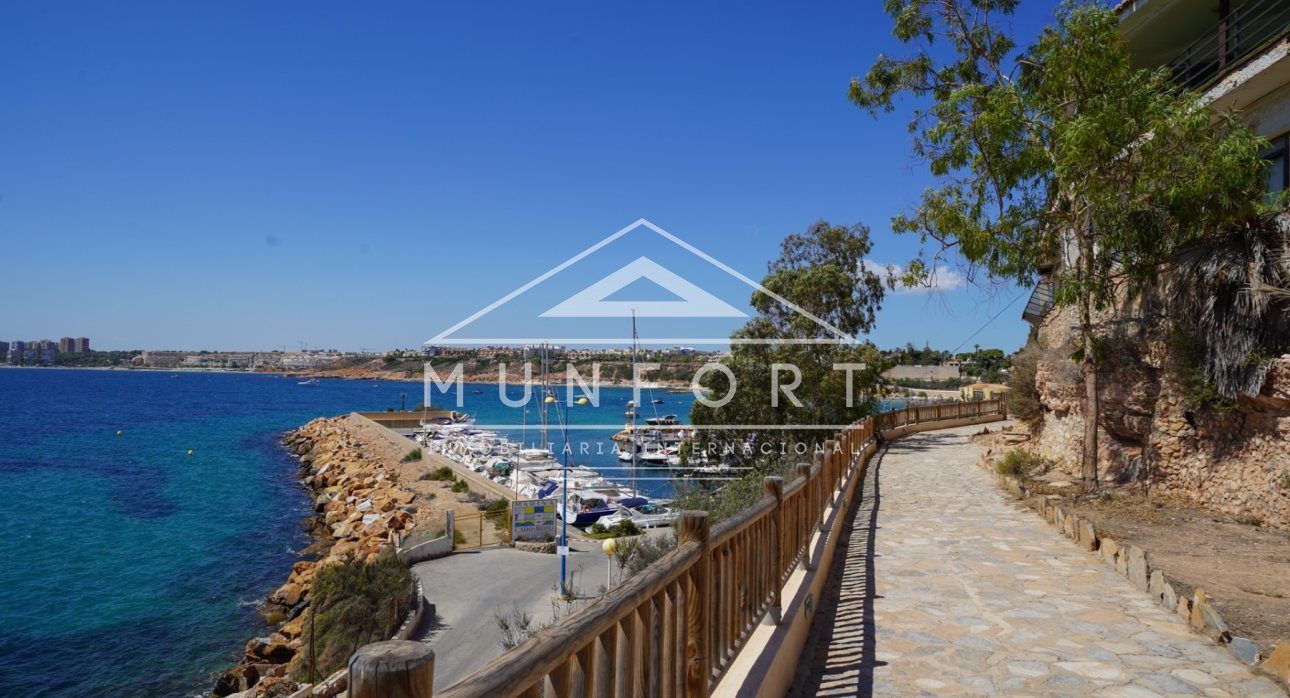 Videresalg - Luksusvillaer -
Orihuela Costa - Lomas de Cabo Roig