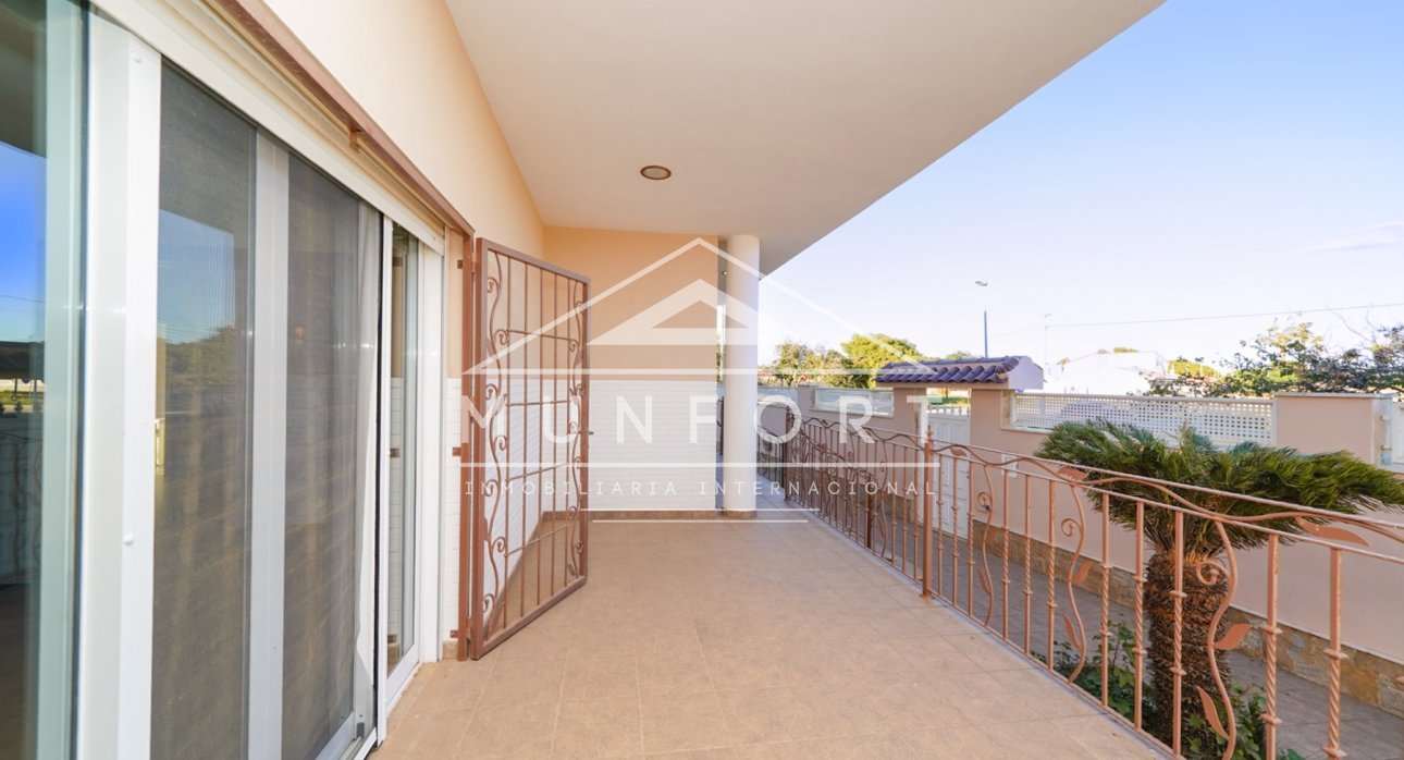 Videresalg - Luksusvillaer -
San Javier