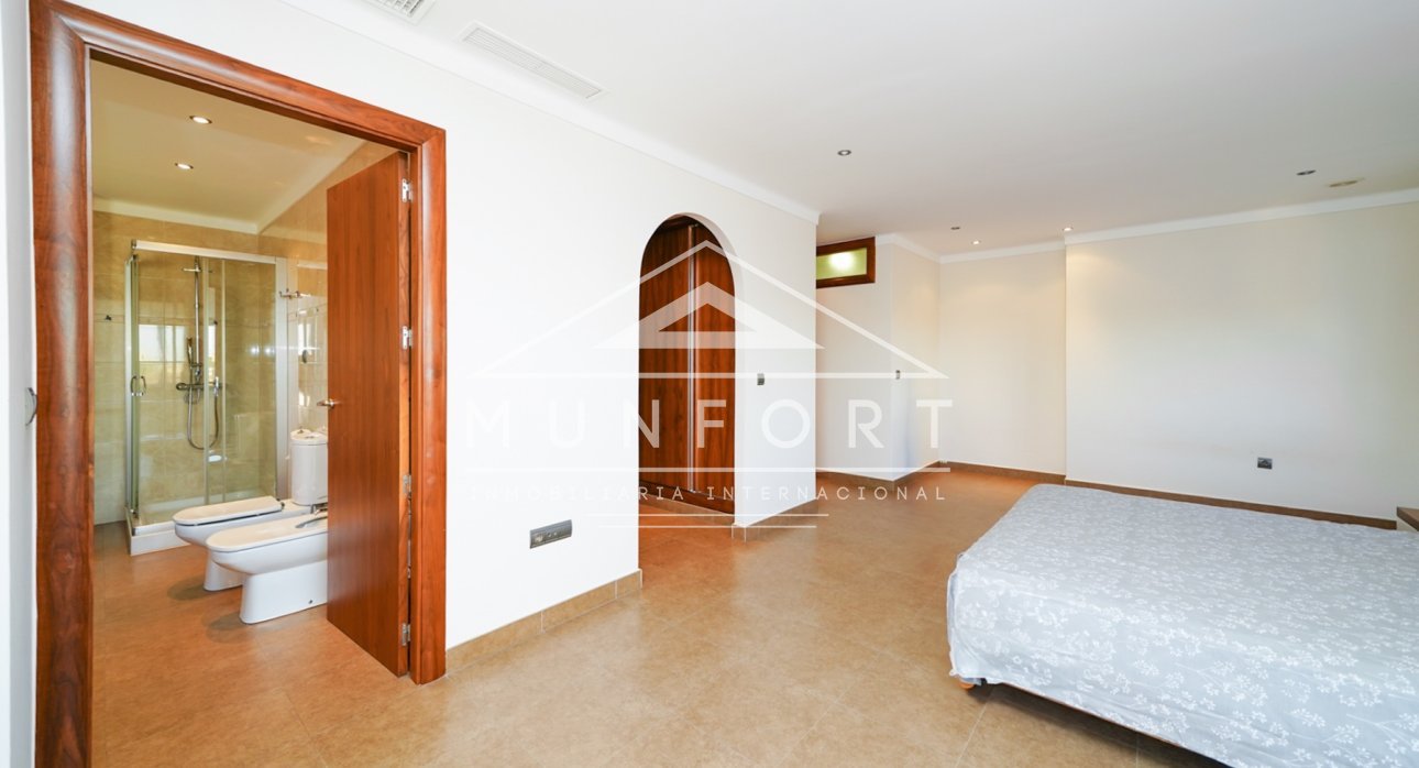 Videresalg - Luksusvillaer -
San Javier