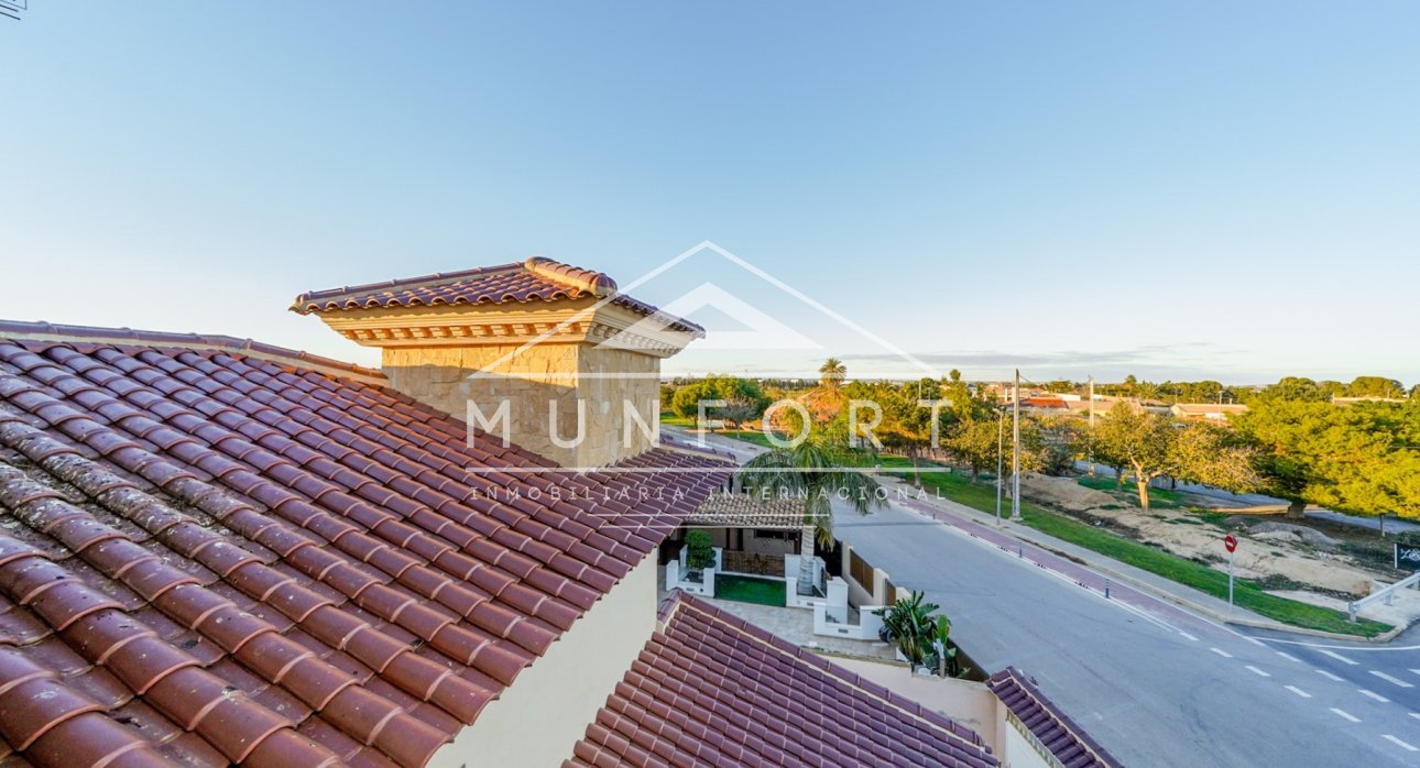 Videresalg - Luksusvillaer -
San Javier