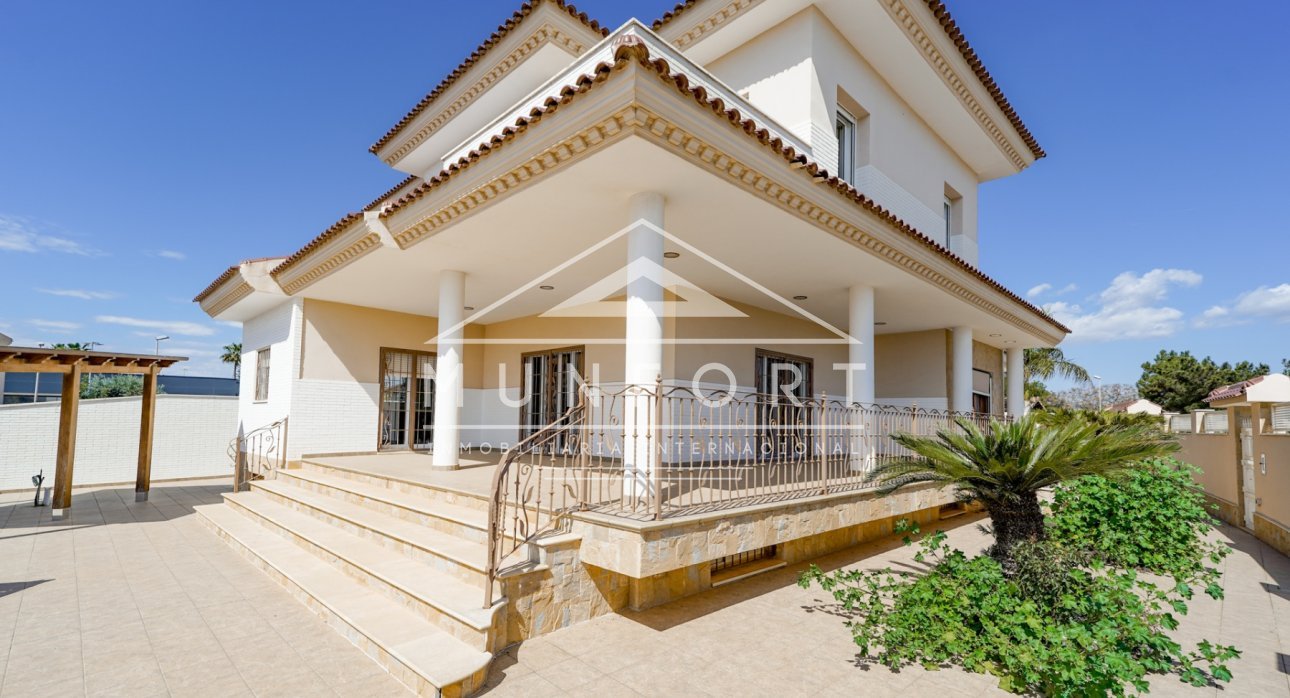 Videresalg - Luksusvillaer -
San Javier