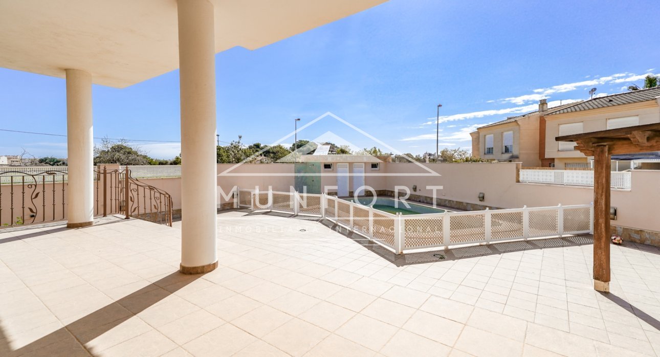 Videresalg - Luksusvillaer -
San Javier