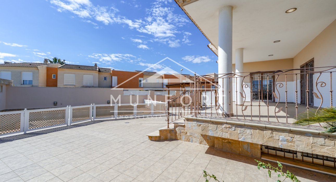 Videresalg - Luksusvillaer -
San Javier