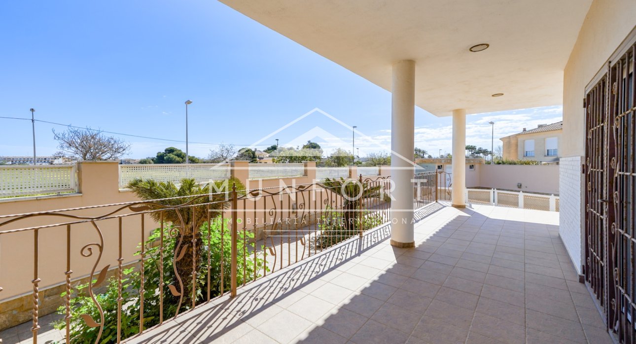 Videresalg - Luksusvillaer -
San Javier