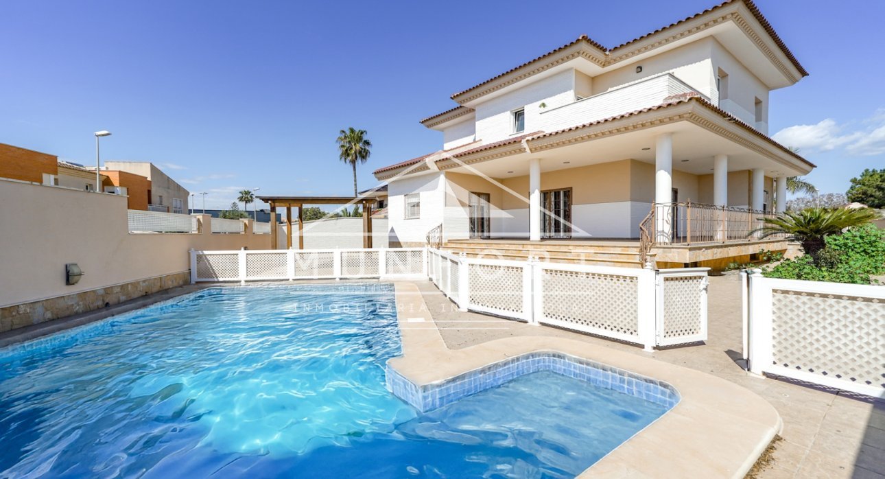 Videresalg - Luksusvillaer -
San Javier