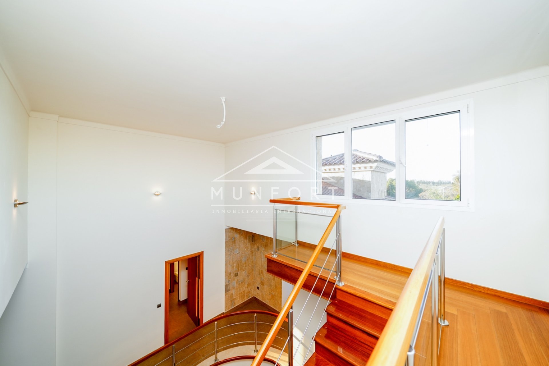 Videresalg - Luksusvillaer -
San Javier