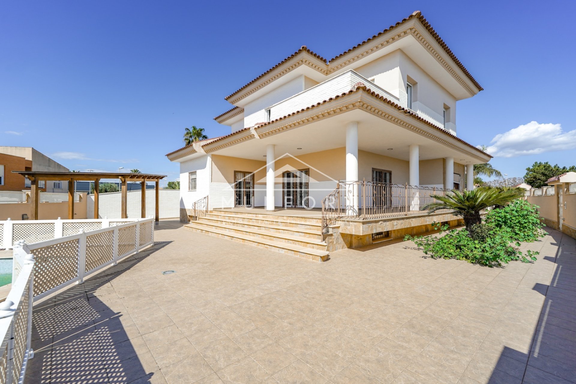 Videresalg - Luksusvillaer -
San Javier