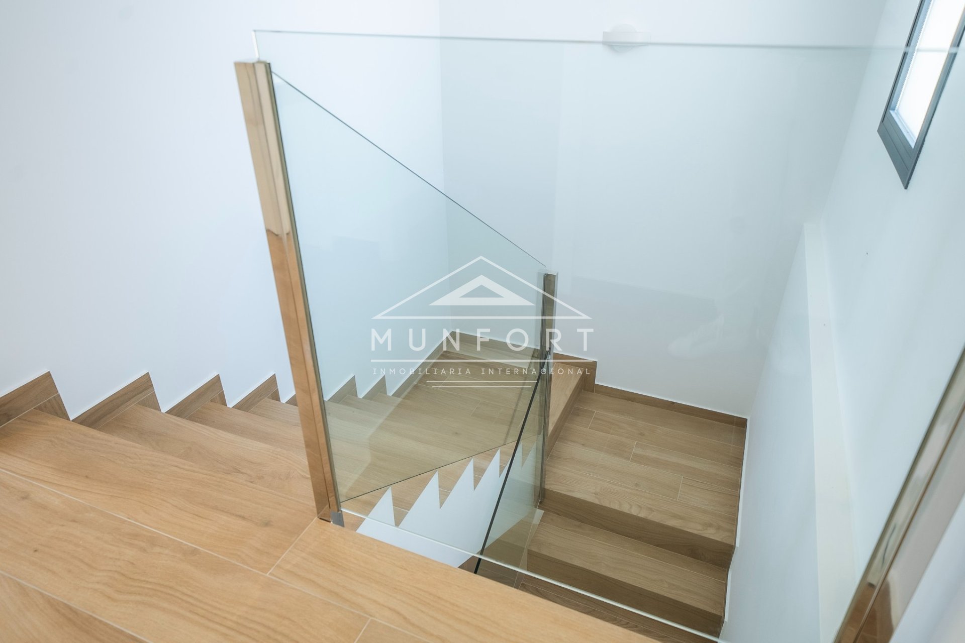 Videresalg - Rekkehus -
Algorfa