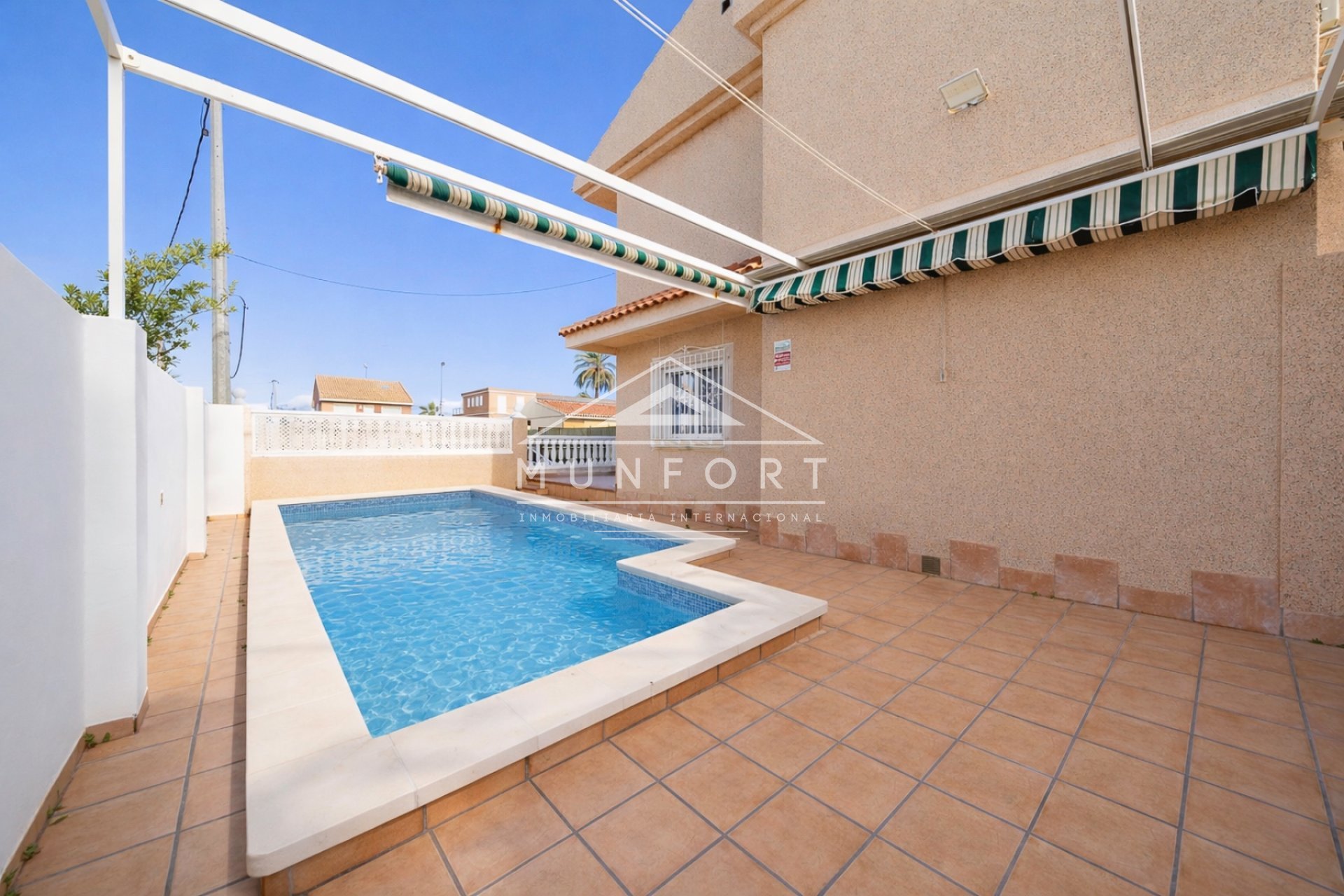 Videresalg - Rekkehus -
Los Urrutias - El Carmol&iacute;