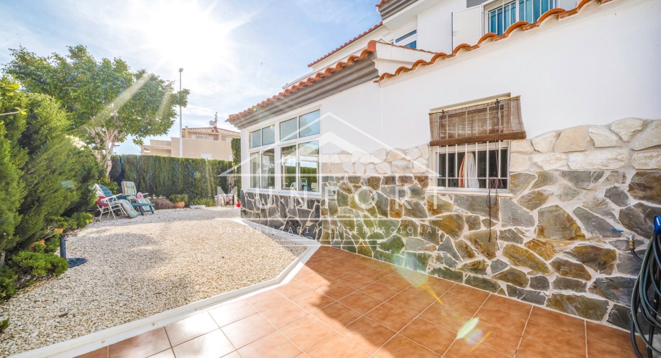 Videresalg - Rekkehus -
Orihuela Costa - ZENIAMAR