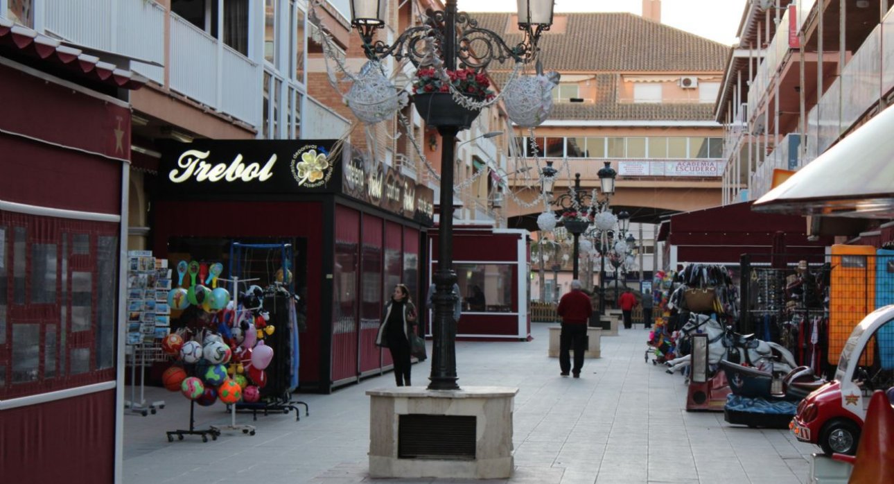 Videresalg - Tomter -
Alcázares, Los - Los Alcázares