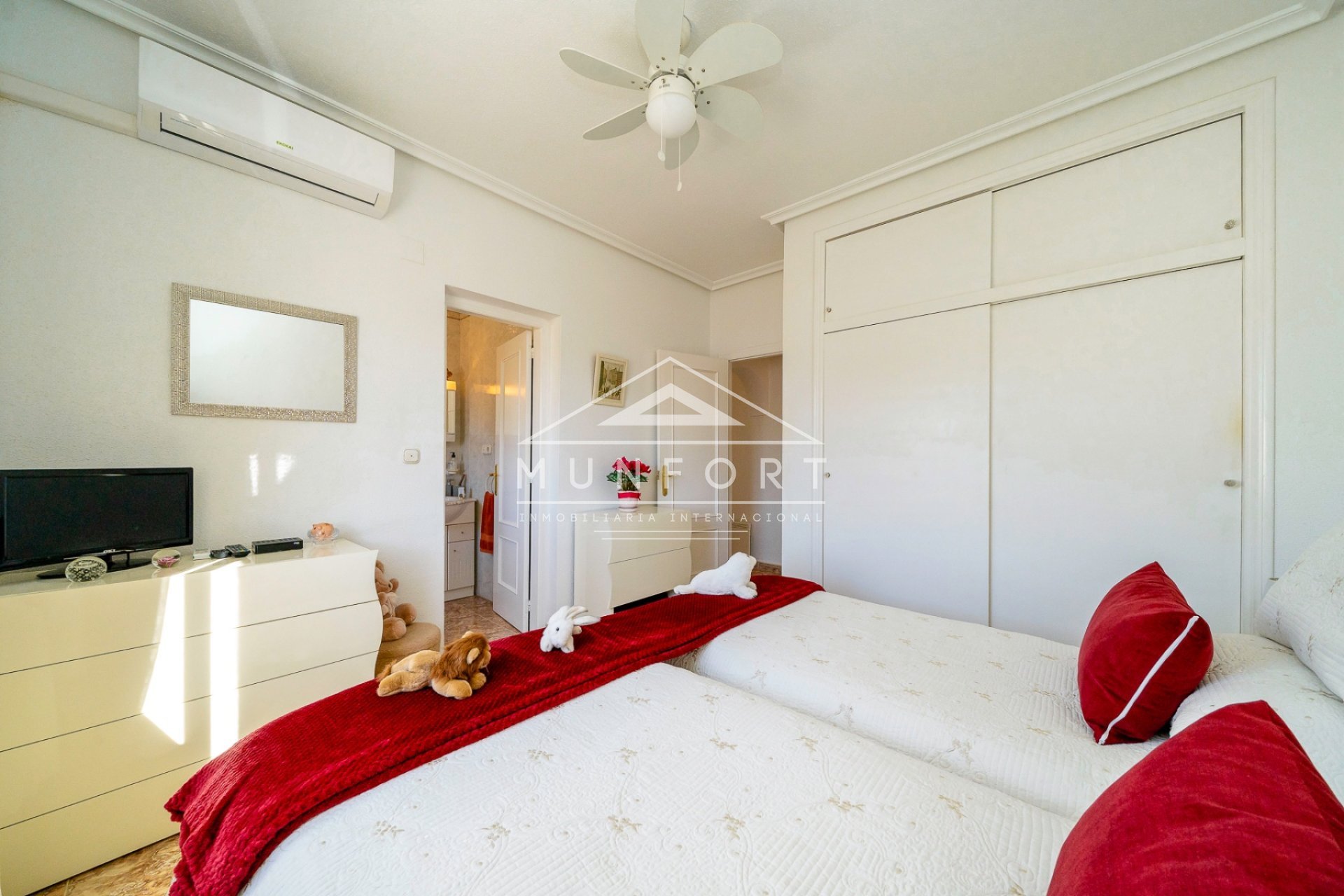 Videresalg - Toppleiligheter -
Orihuela Costa - Villamartín