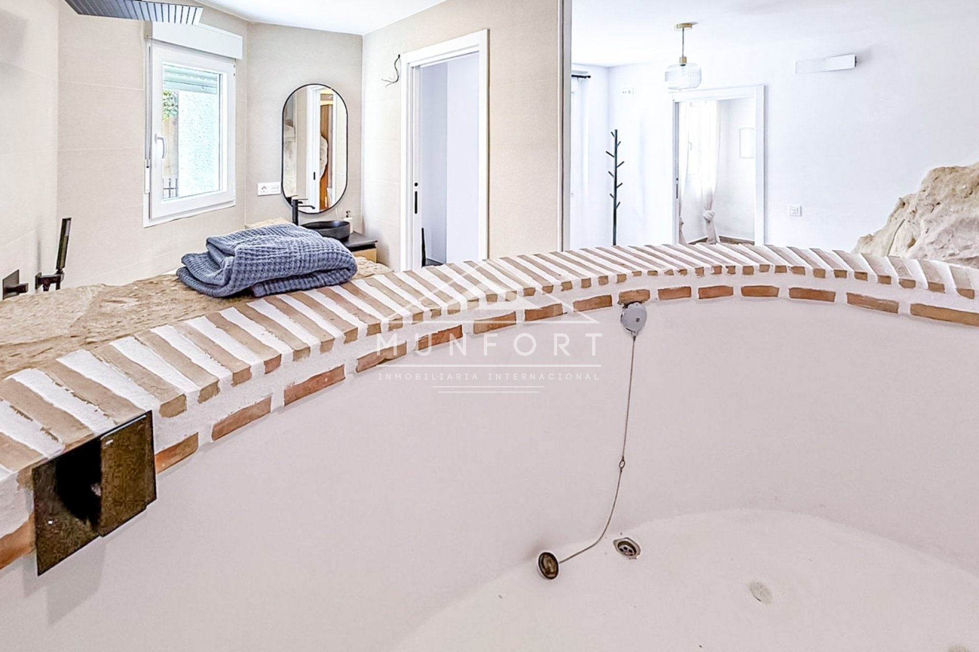 Videresalg - Villaer -
Albacete - Elche de la Sierra/Villares