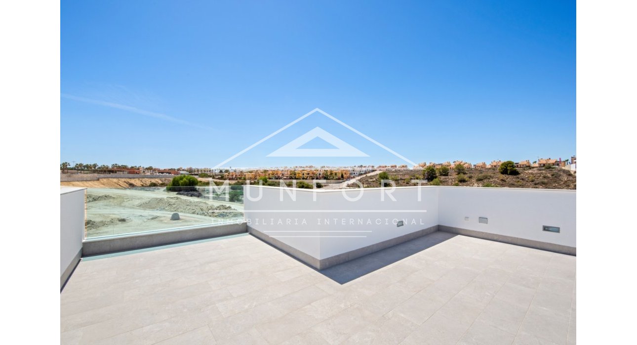 Videresalg - Villaer -
Algorfa