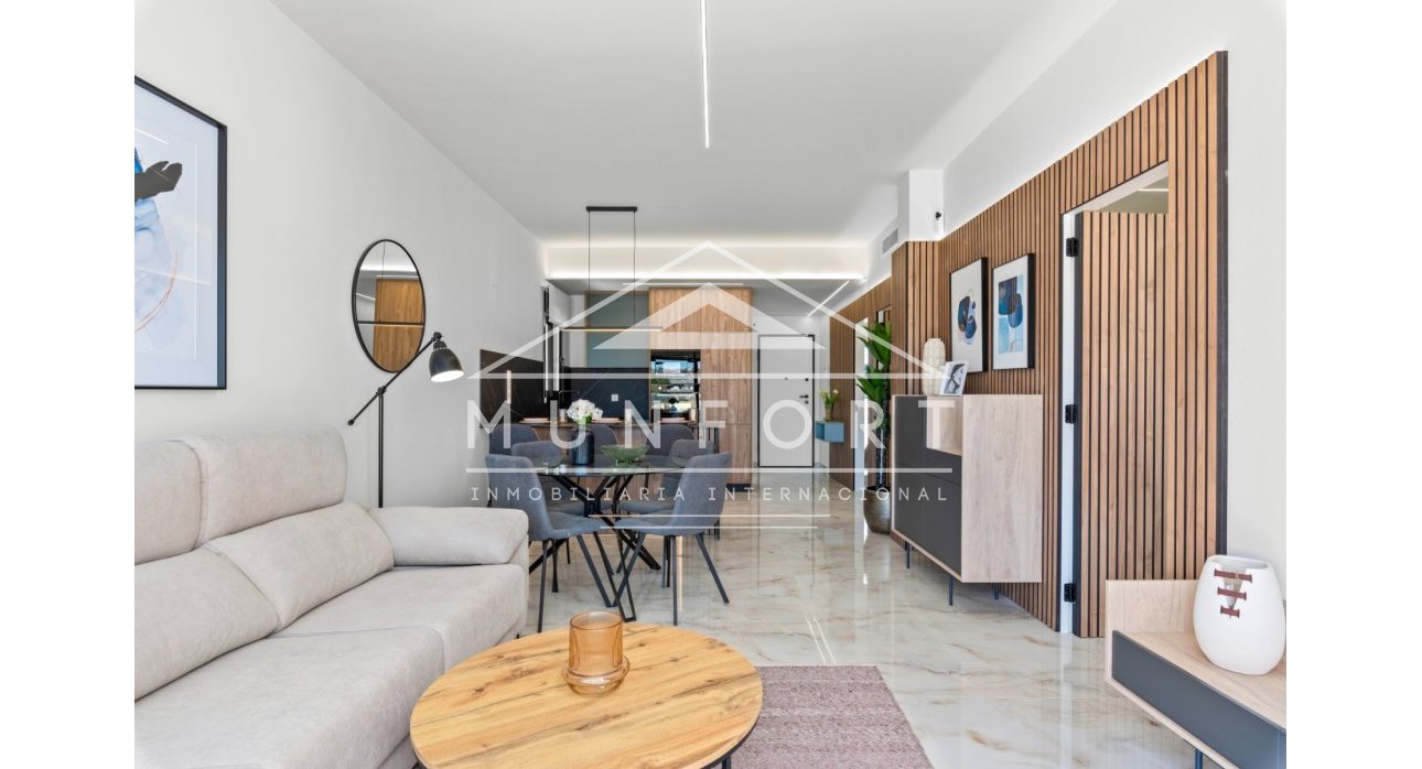 Videresalg - Villaer -
Algorfa