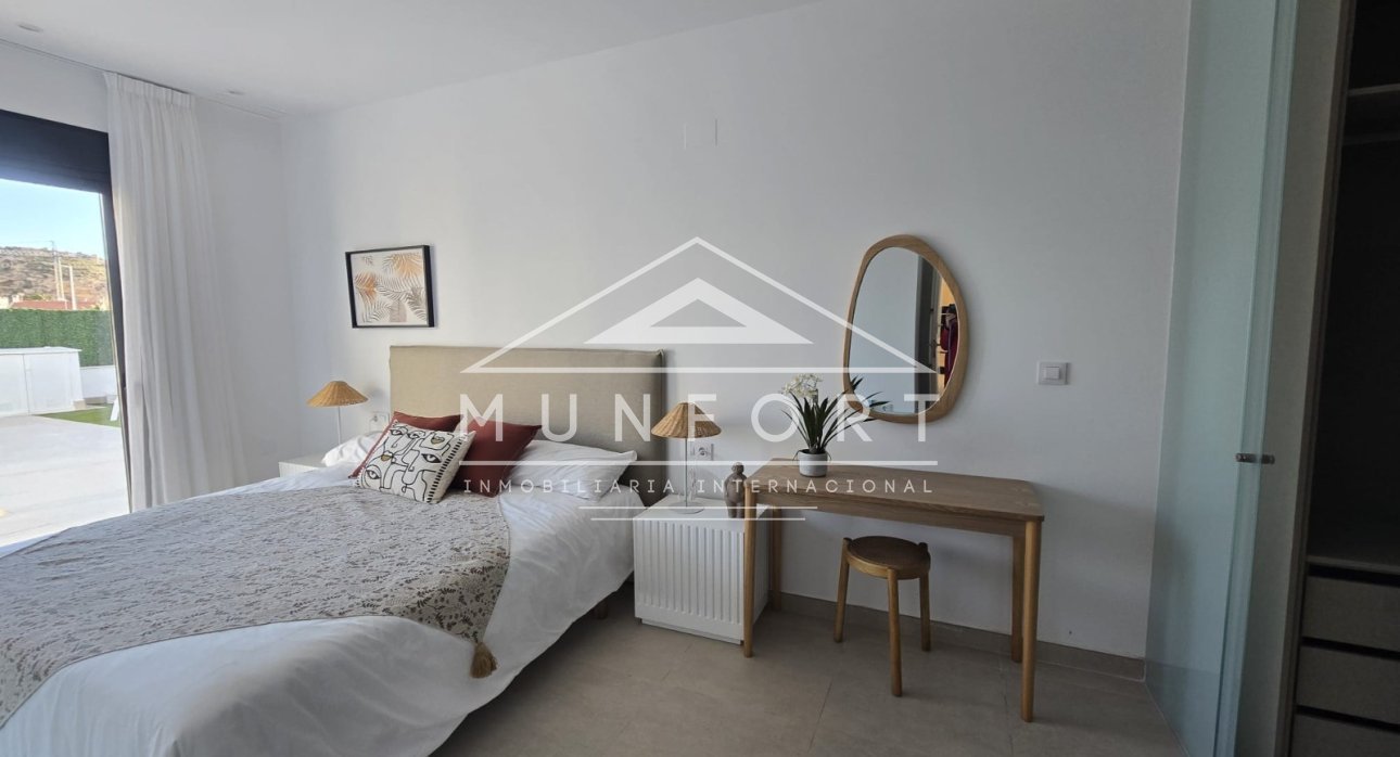 Videresalg - Villaer -
Almeria