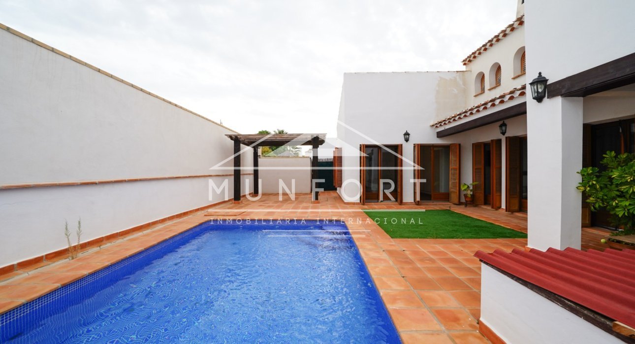 Videresalg - Villaer -
Baños y mendigo - Baños y Mendigo