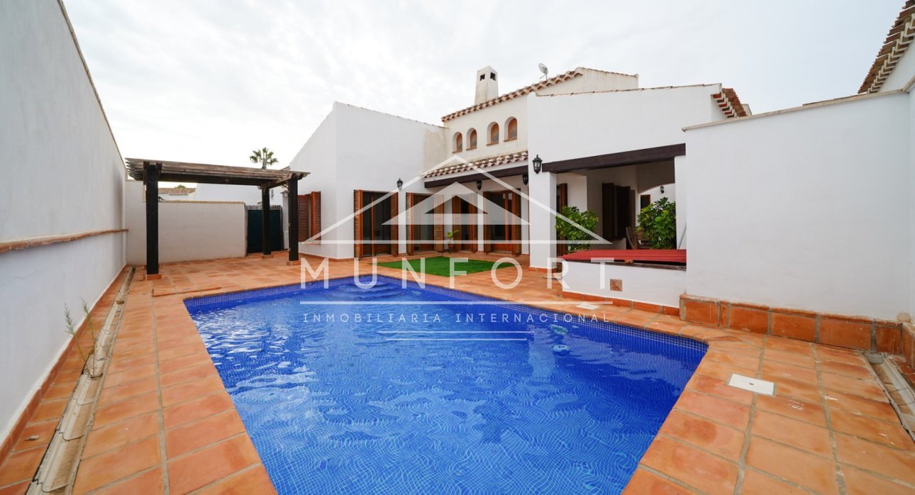 Videresalg - Villaer -
Baños y mendigo - Baños y Mendigo