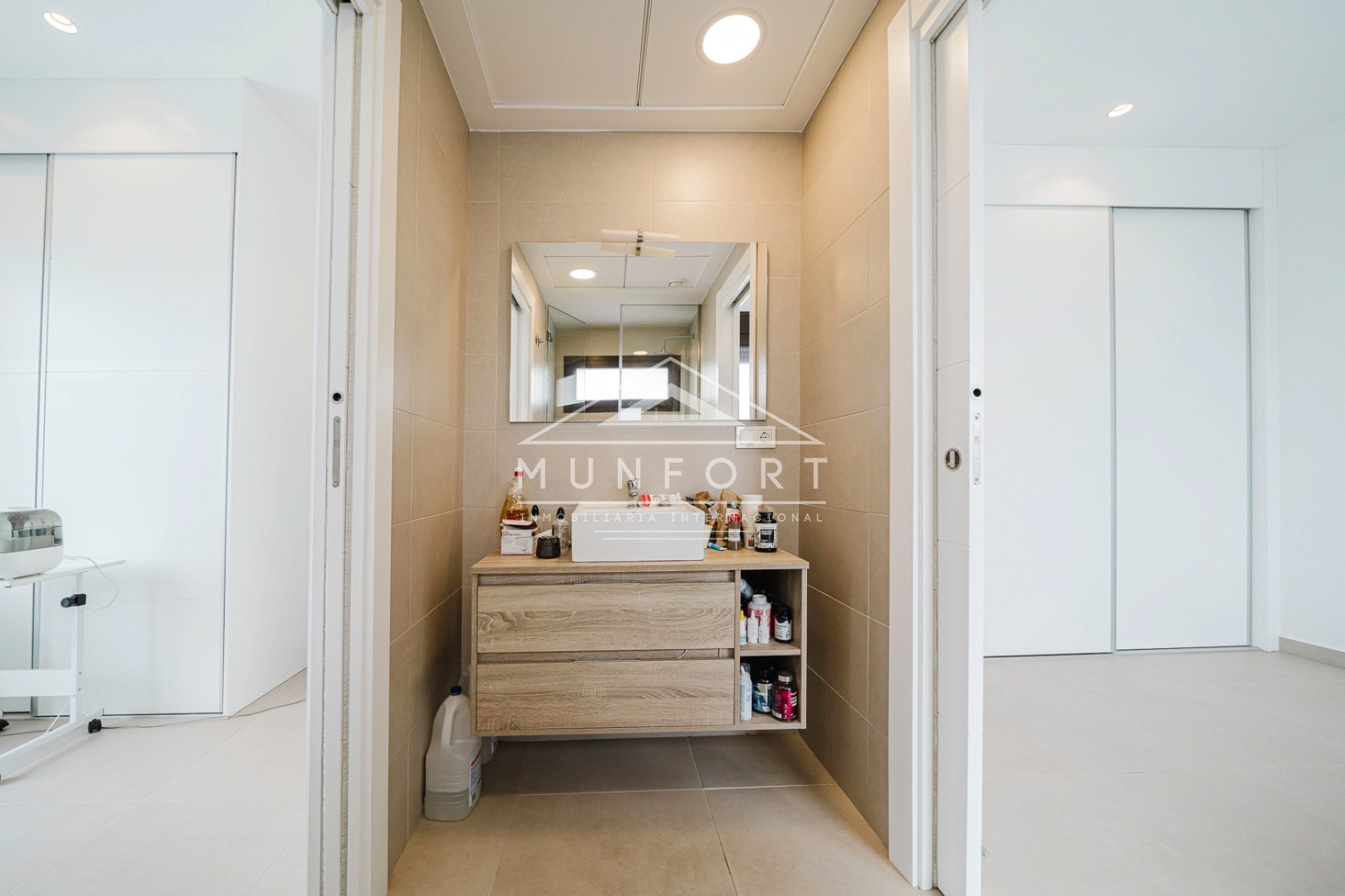 Videresalg - Villaer -
Benijófar