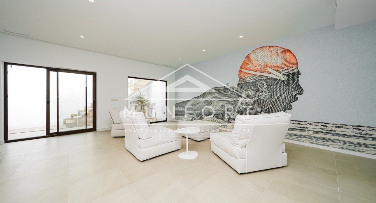 Videresalg - Villaer -
Finestrat - Sierra Cortina