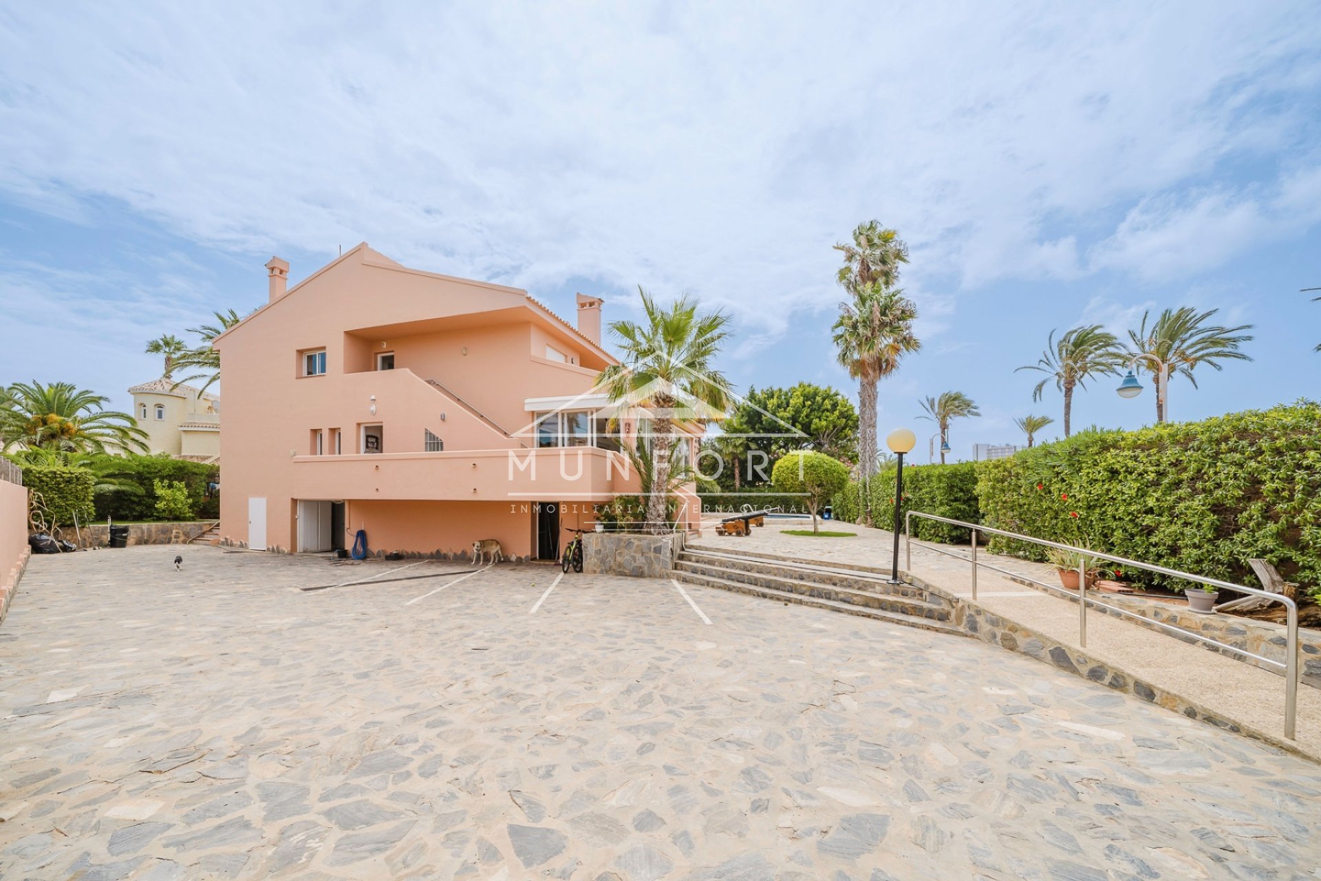 Videresalg - Villaer -
La Manga