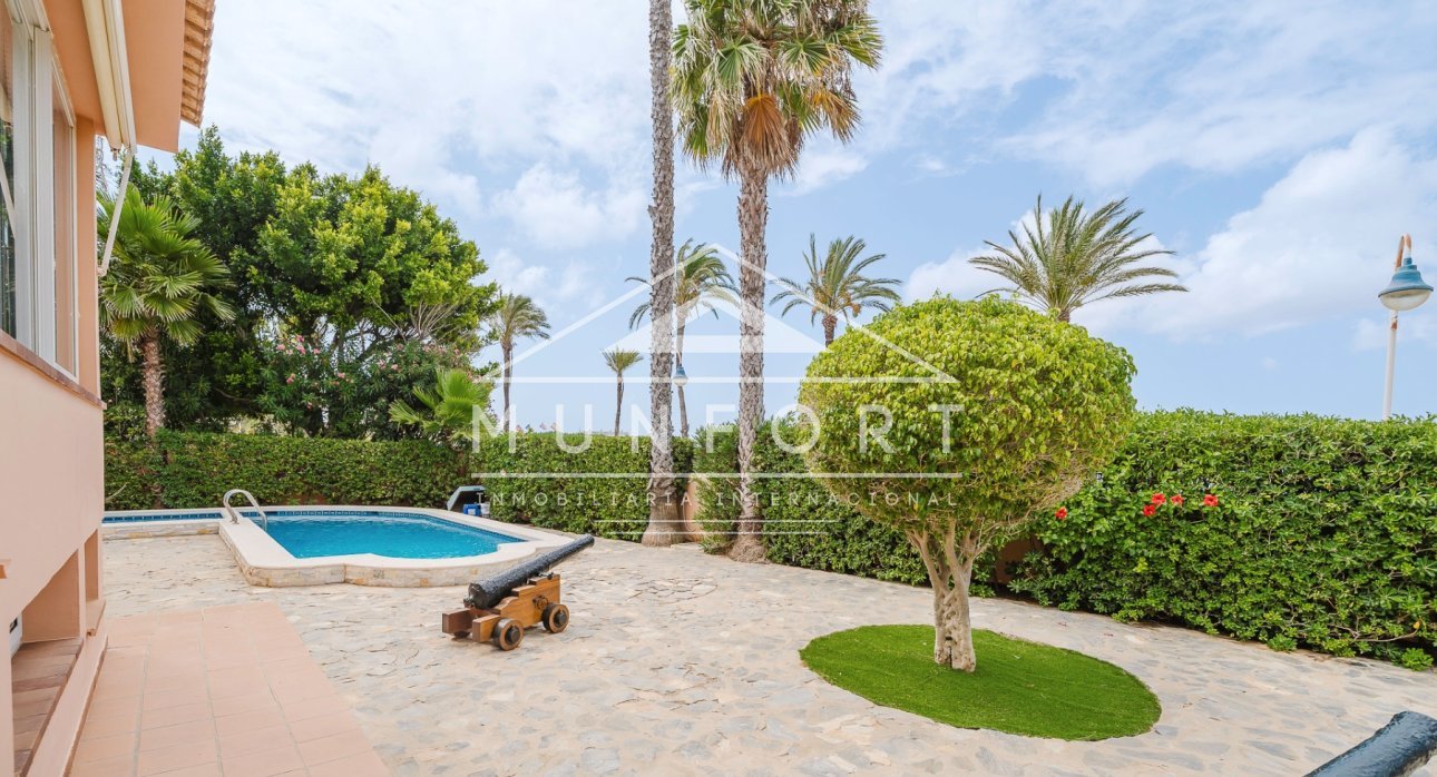 Videresalg - Villaer -
La Manga