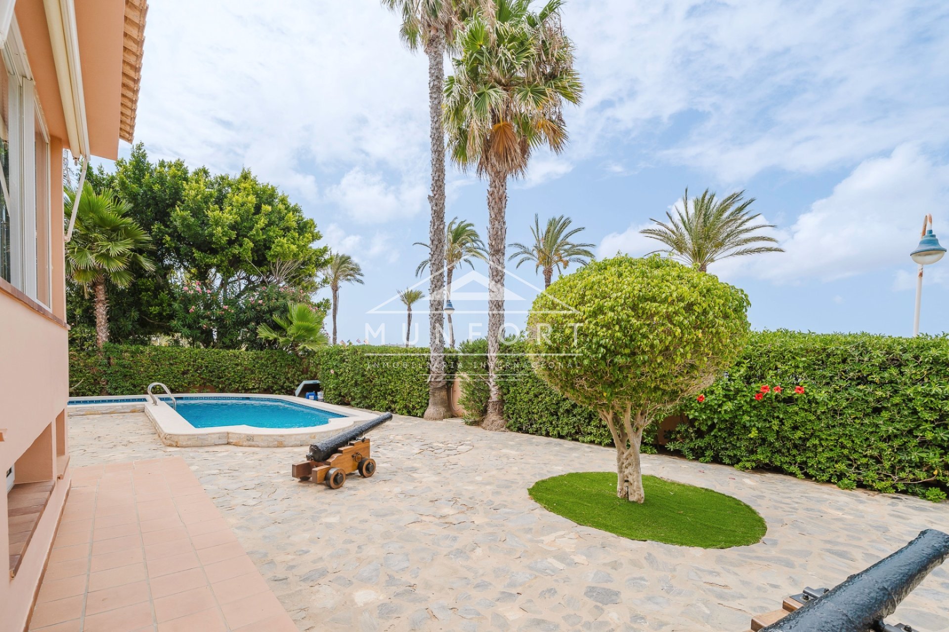 Videresalg - Villaer -
La Manga