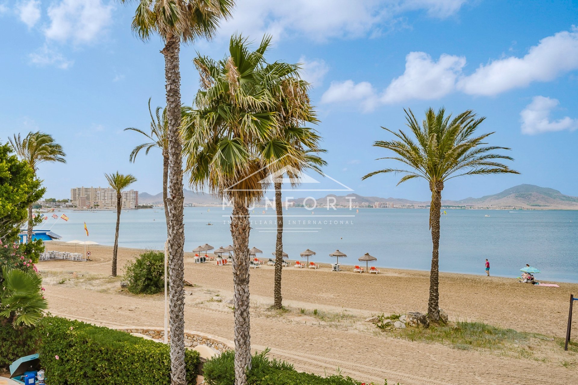 Videresalg - Villaer -
La Manga