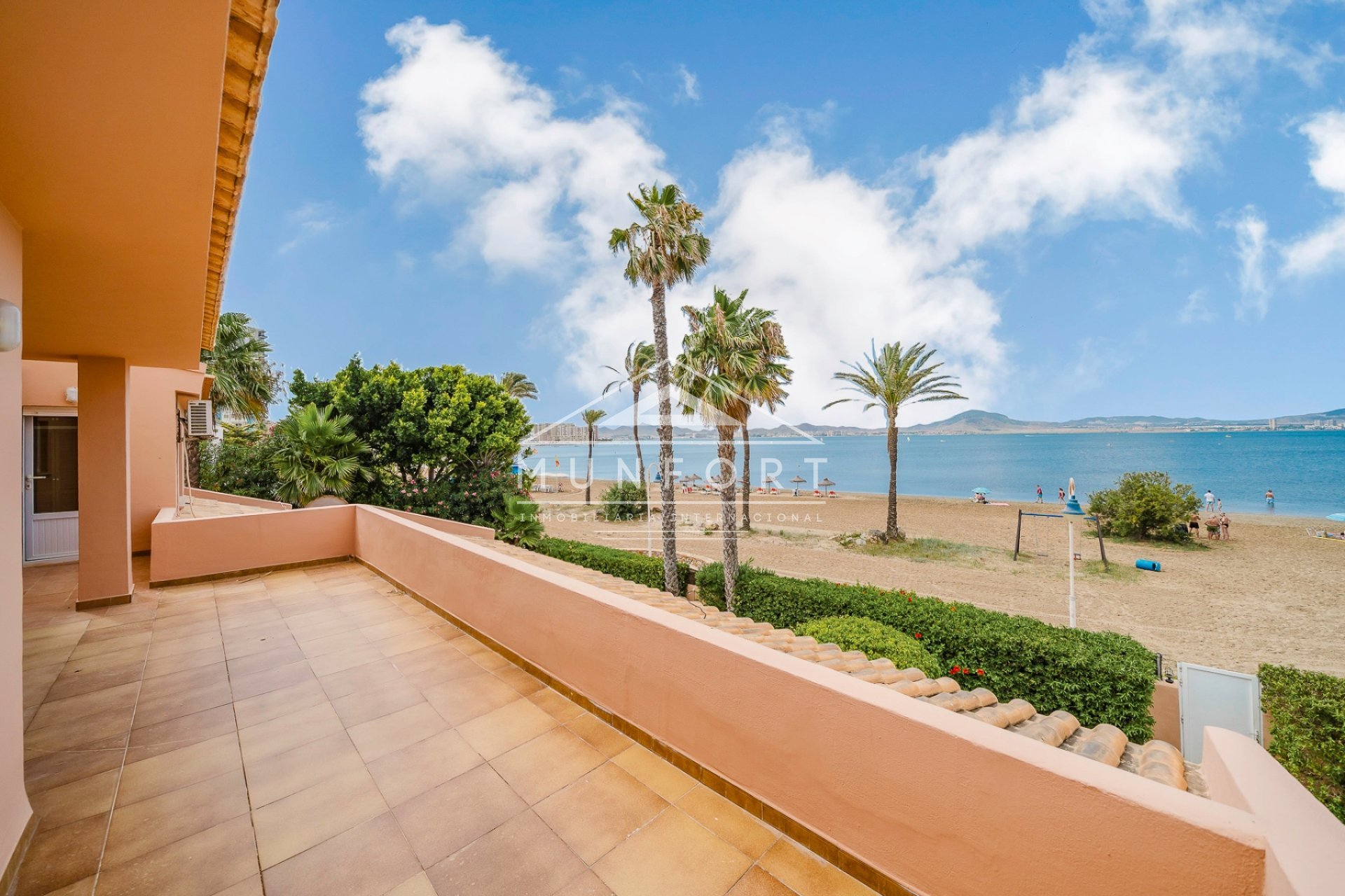 Videresalg - Villaer -
La Manga