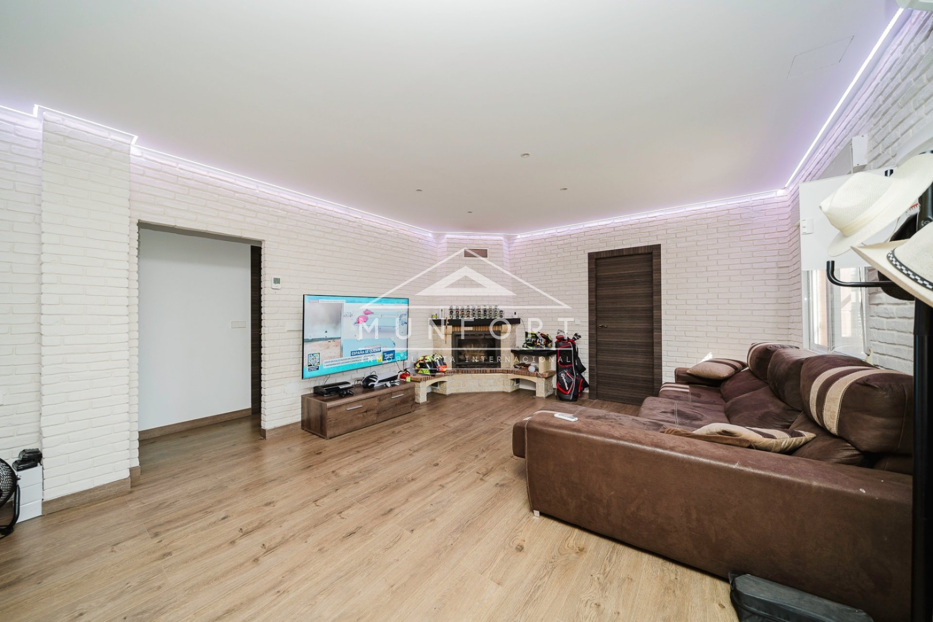 Videresalg - Villaer -
Murcia - GEA Y TRUYOLS