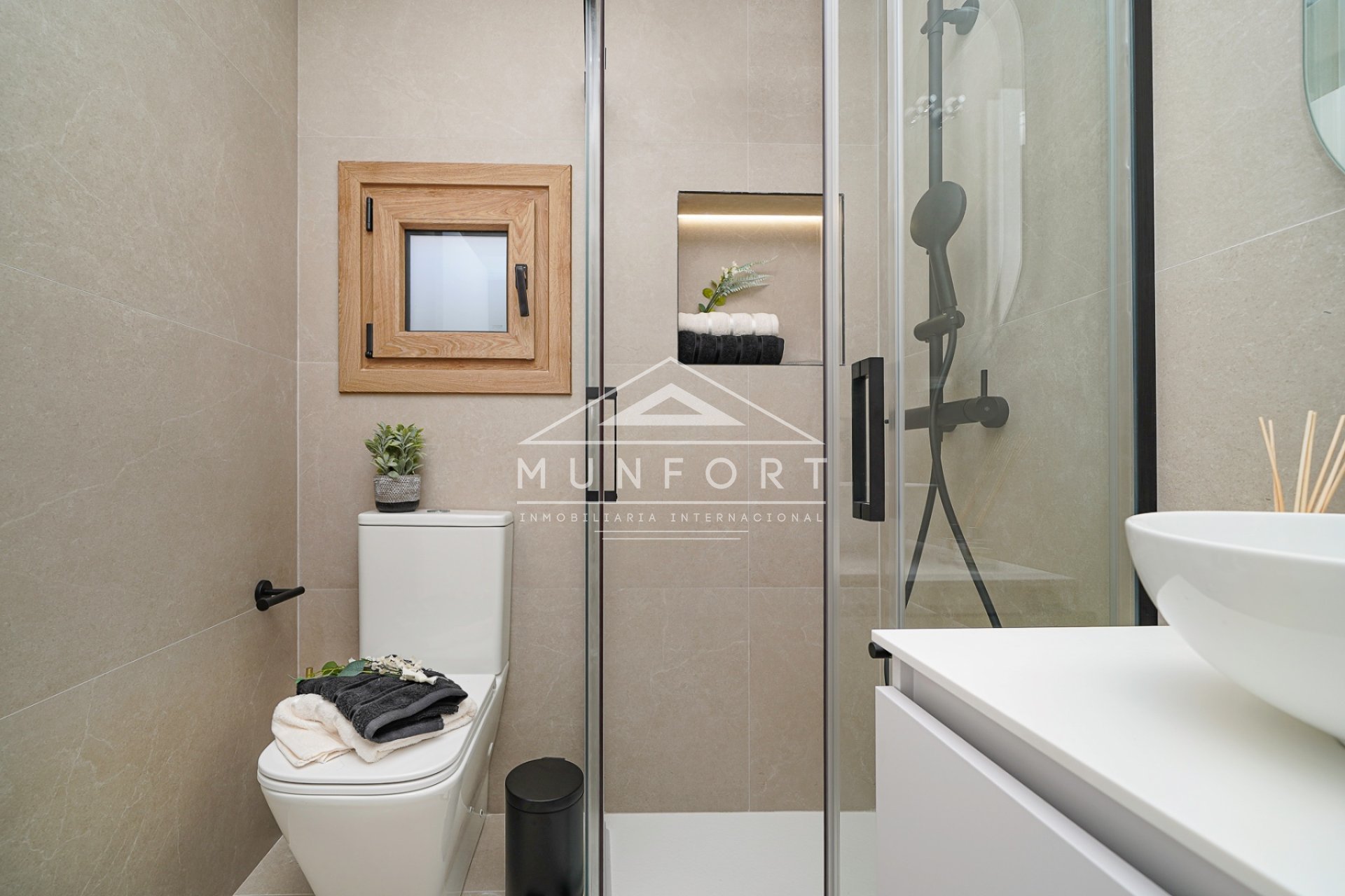 Videresalg - Villaer -
Orihuela Costa - Dehesa de Campoamor