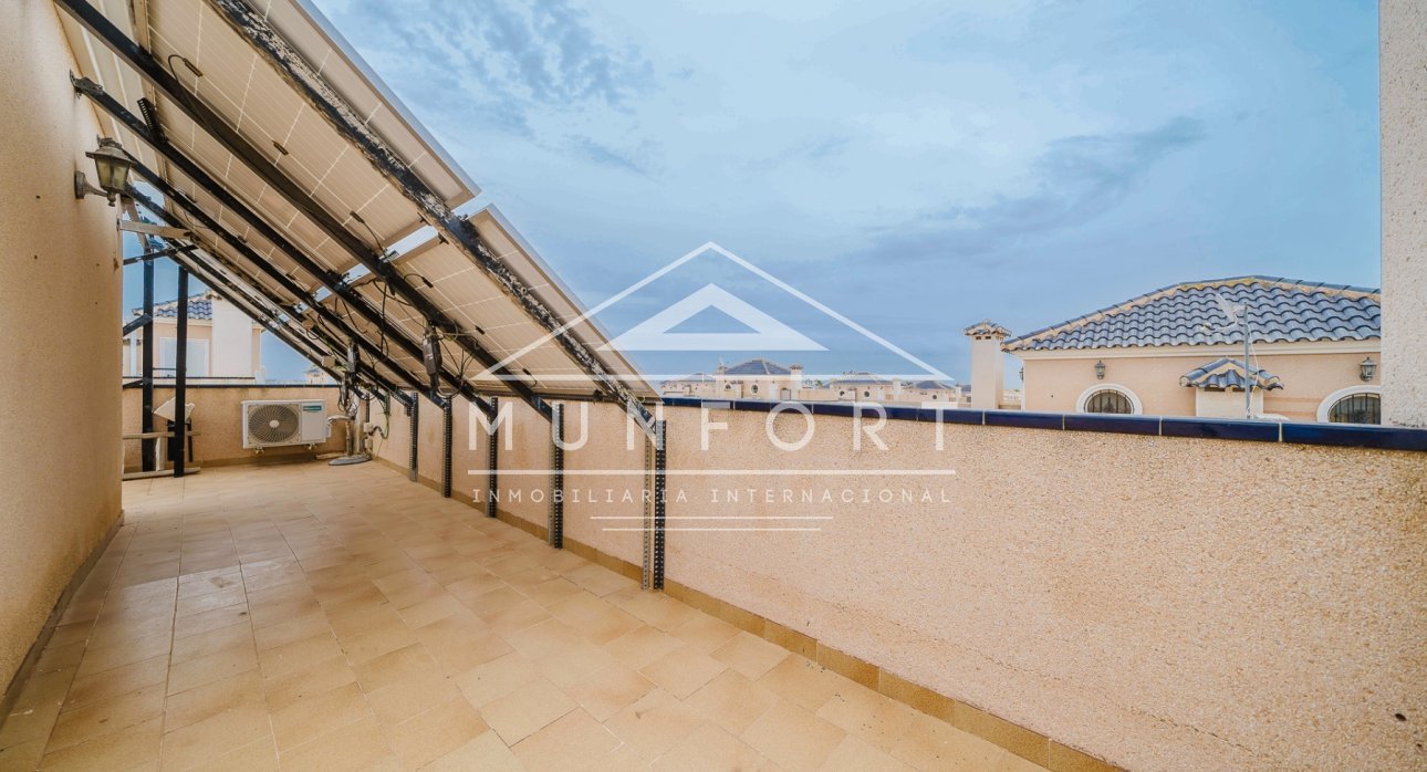 Videresalg - Villaer -
Orihuela Costa - La Regia