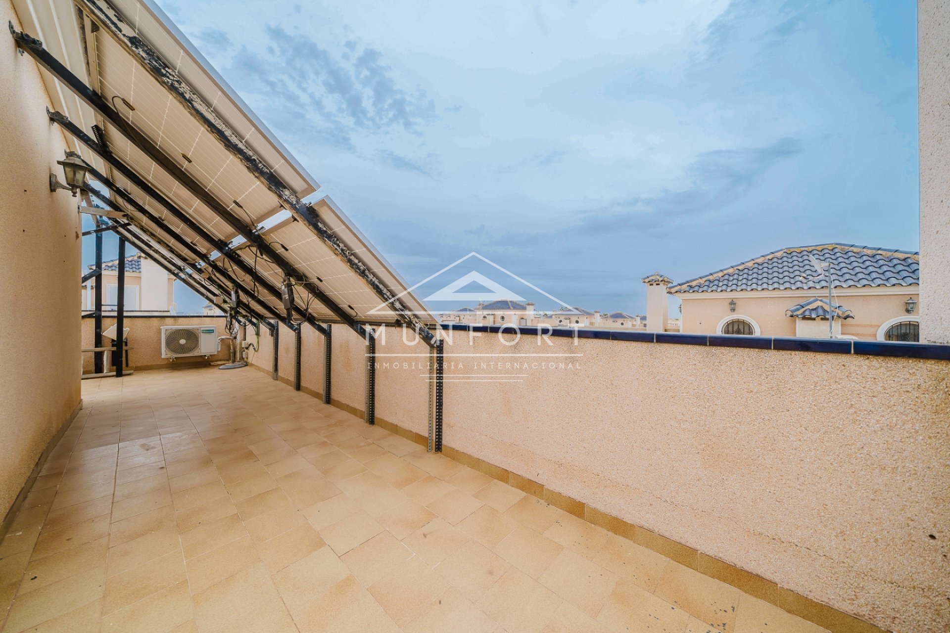 Videresalg - Villaer -
Orihuela Costa - La Regia