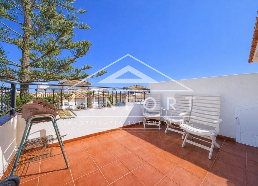 Videresalg - Villaer -
Orihuela Costa - La Regia