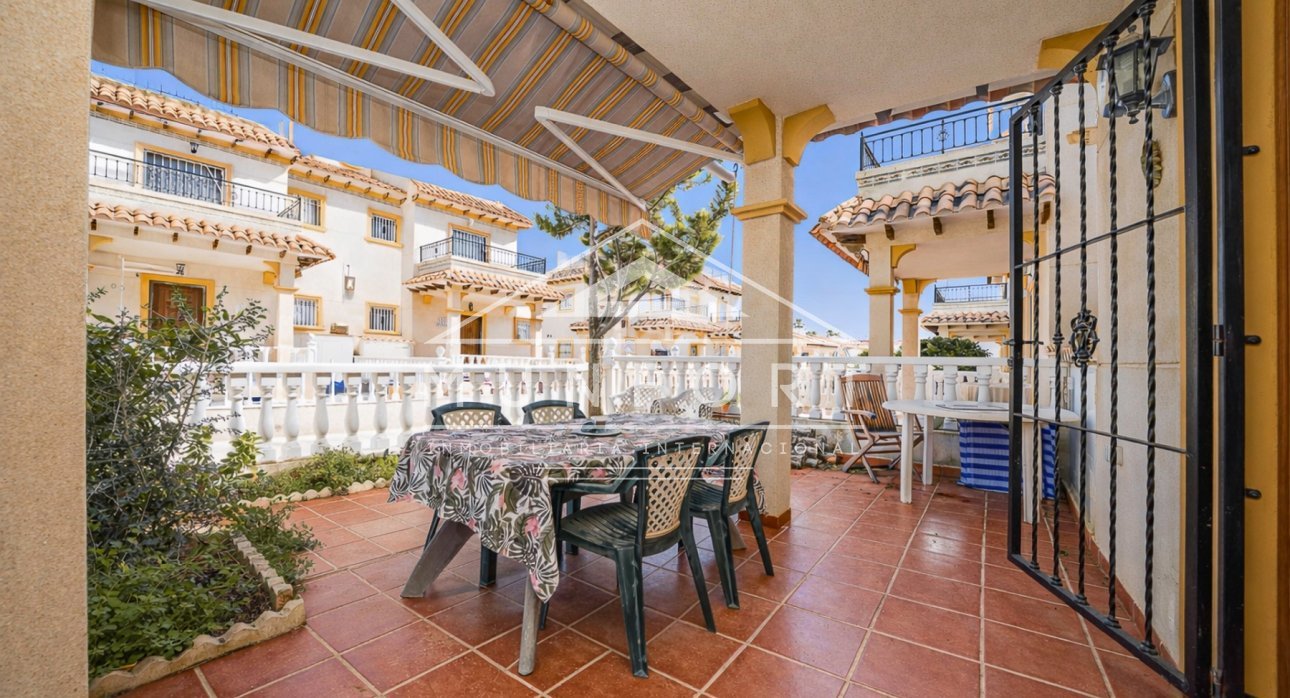 Videresalg - Villaer -
Orihuela Costa - La Regia