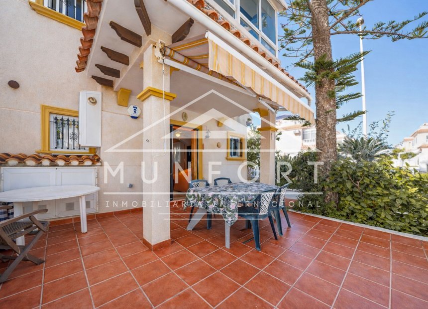Videresalg - Villaer -
Orihuela Costa - La Regia