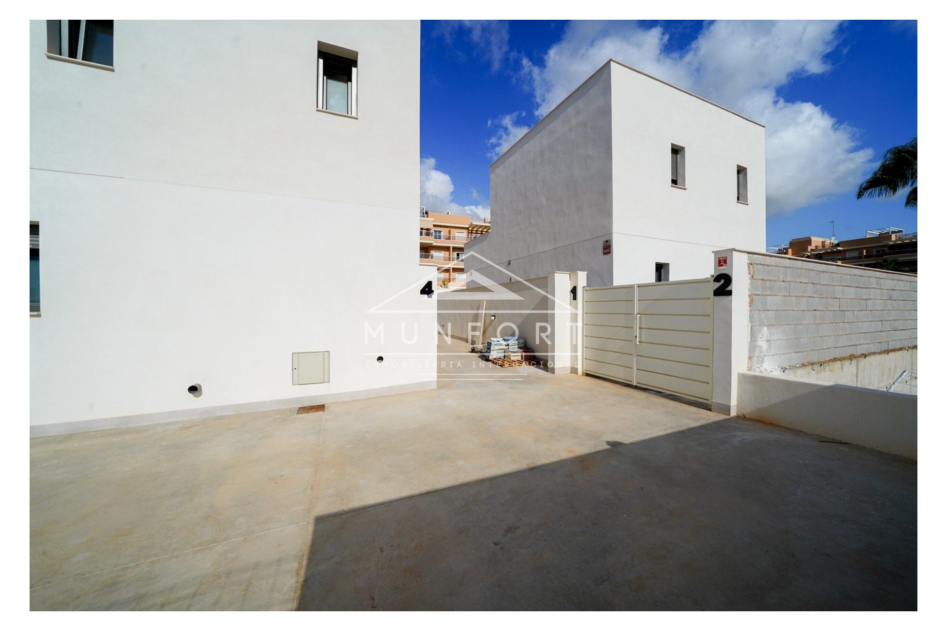 Videresalg - Villaer -
Orihuela Costa - La Zenia