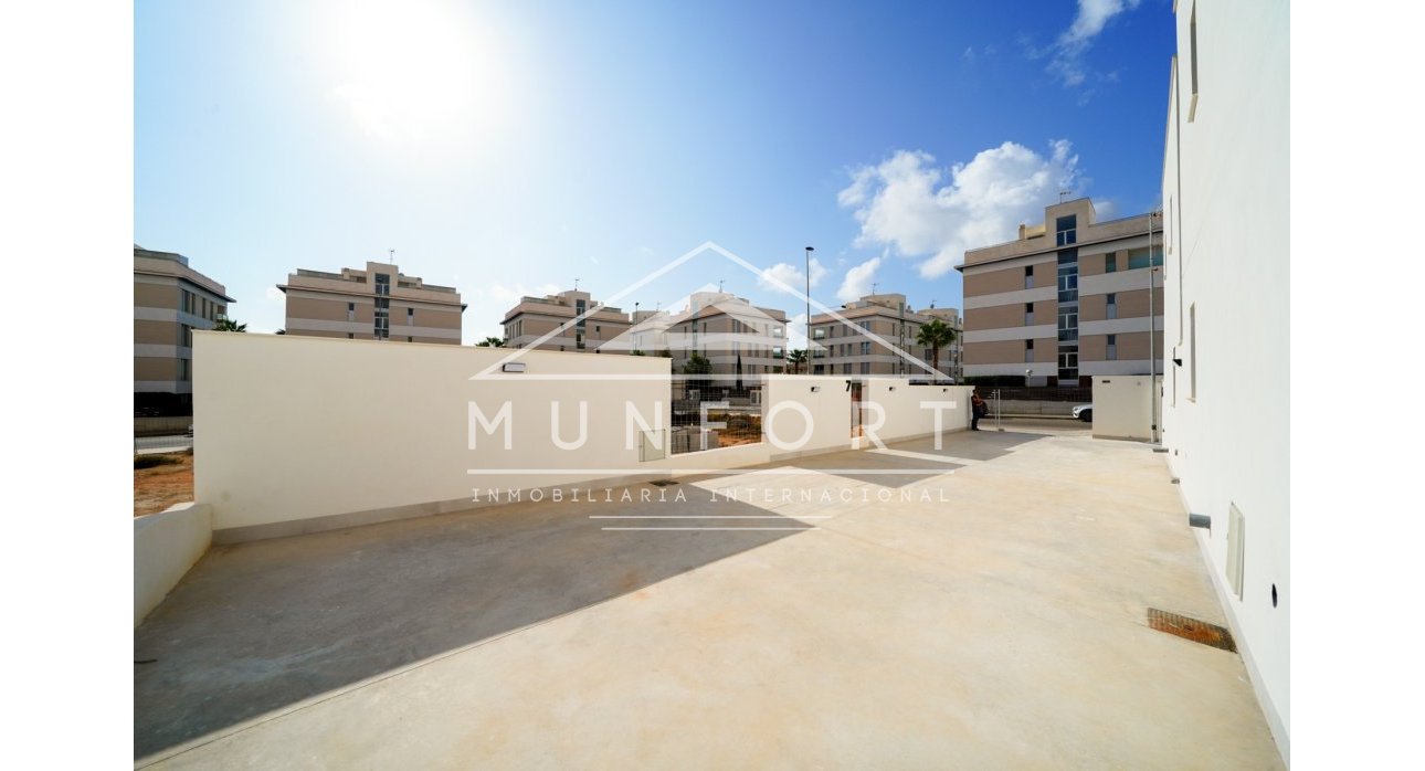 Videresalg - Villaer -
Orihuela Costa - La Zenia