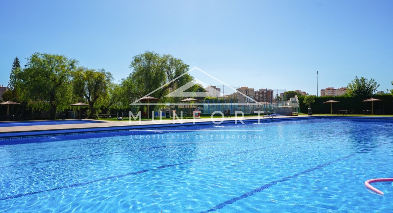 Videresalg - Villaer -
Orihuela Costa - Lomas de Campoamor