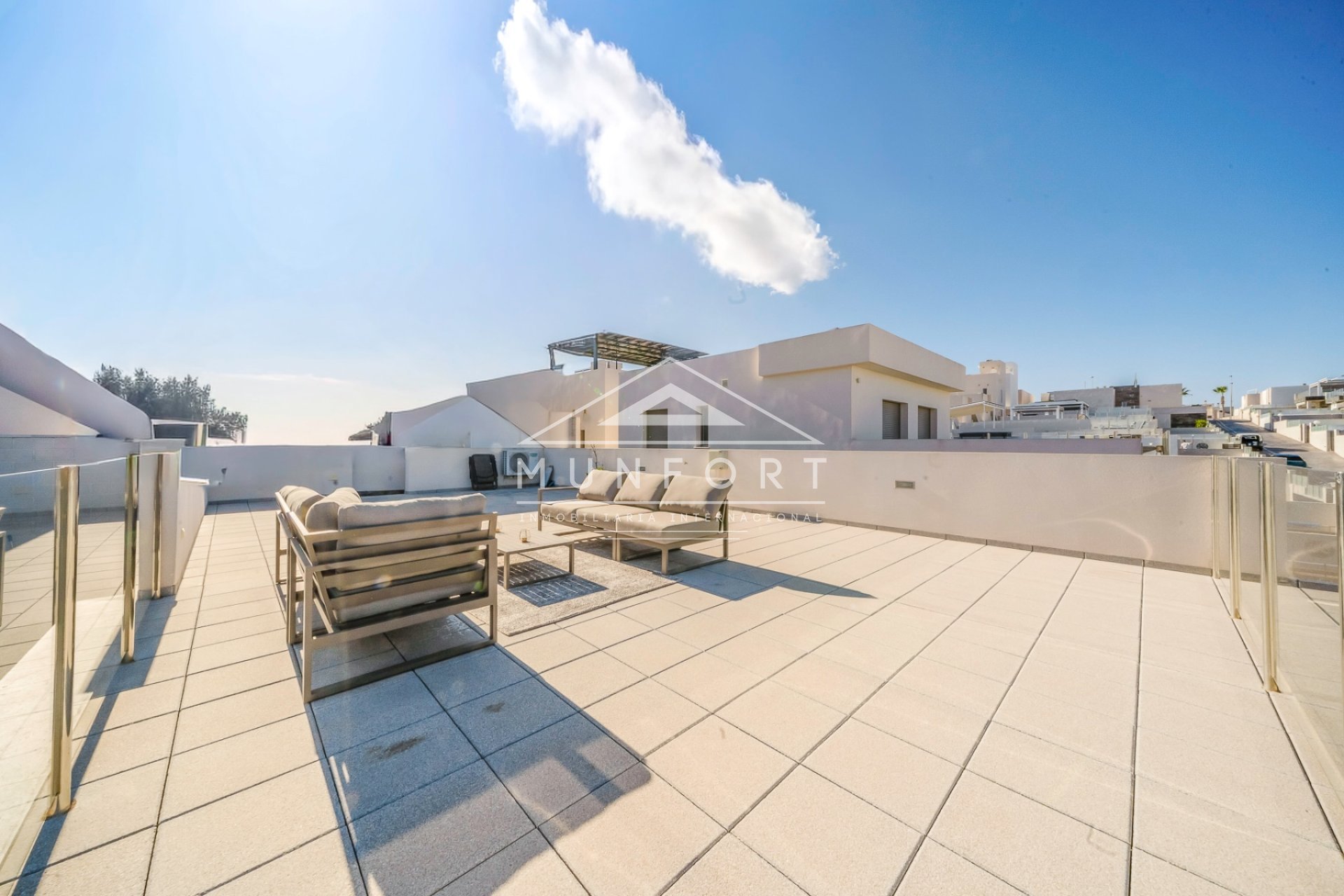 Videresalg - Villaer -
Orihuela Costa - Villamartín