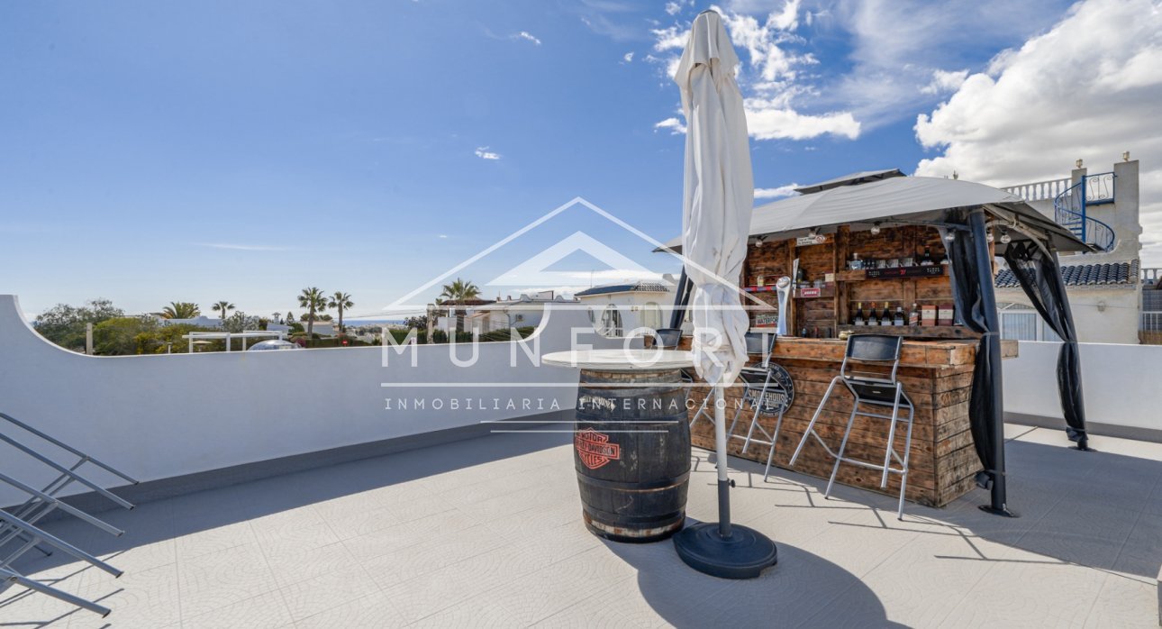 Videresalg - Villaer -
Orihuela Costa - Villamartín