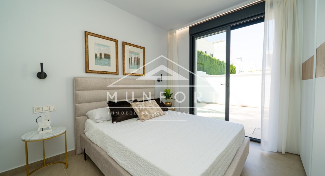 Videresalg - Villaer -
Orihuela Costa