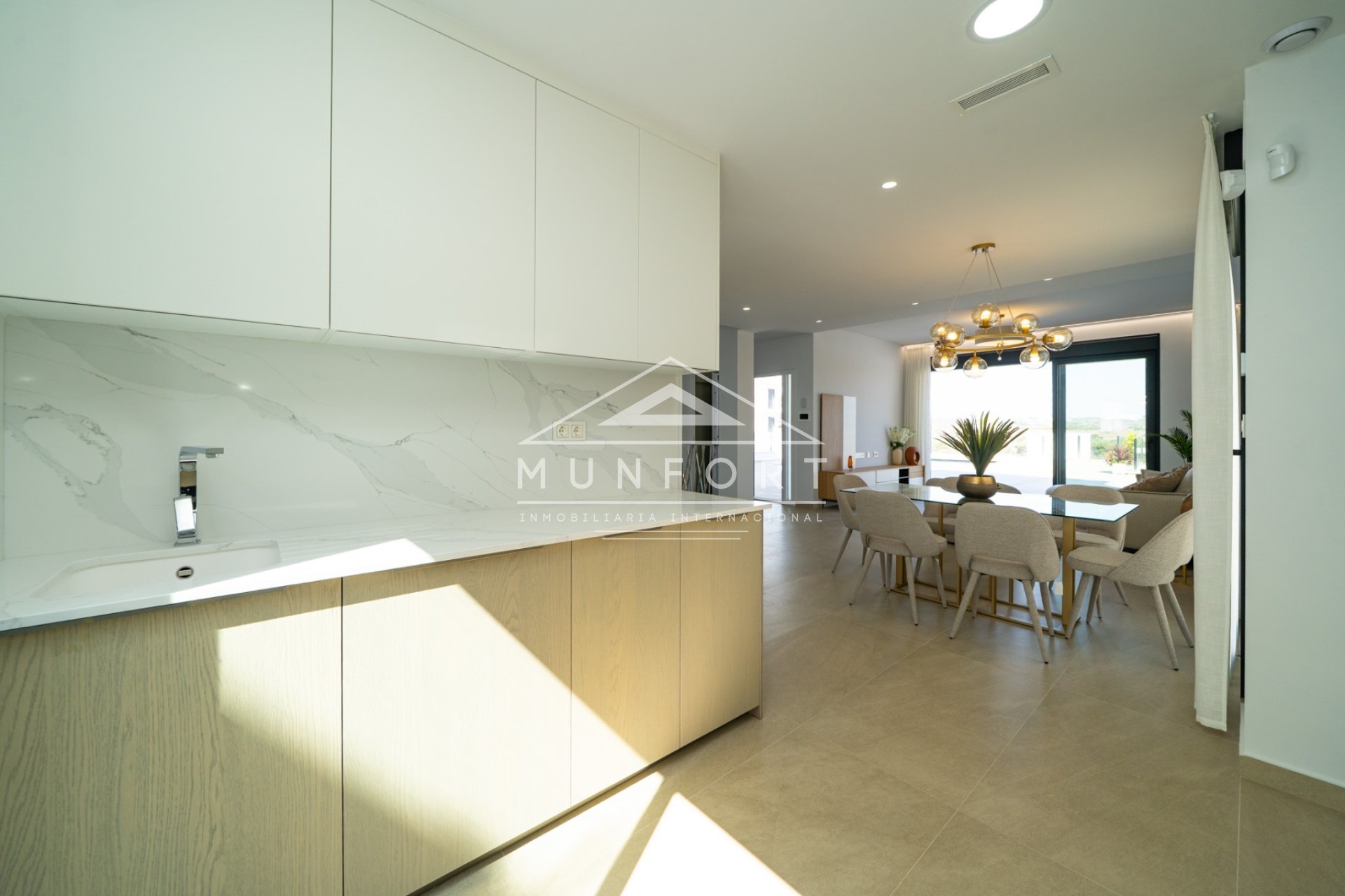 Videresalg - Villaer -
Orihuela Costa