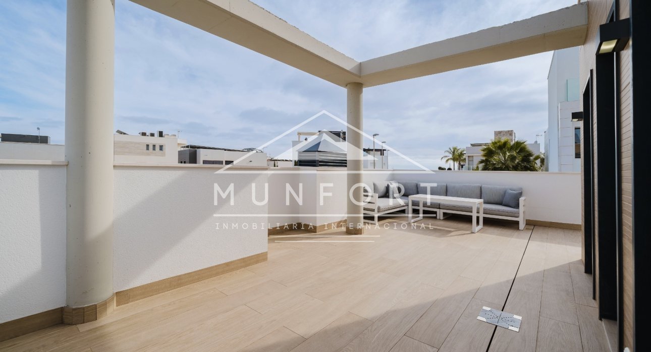 Videresalg - Villaer -
Orihuela Costa