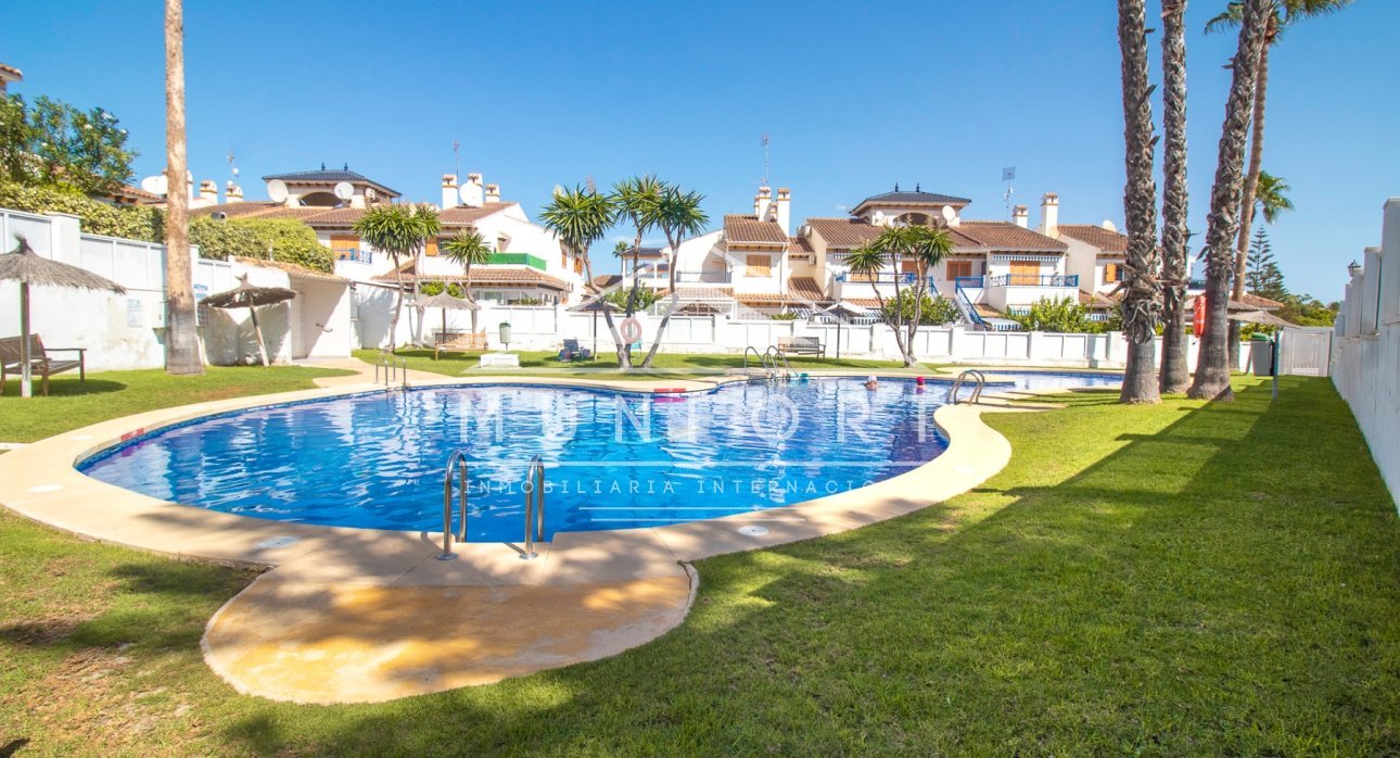 Videresalg - Villaer -
Pilar de la Horadada - Mil Palmeras