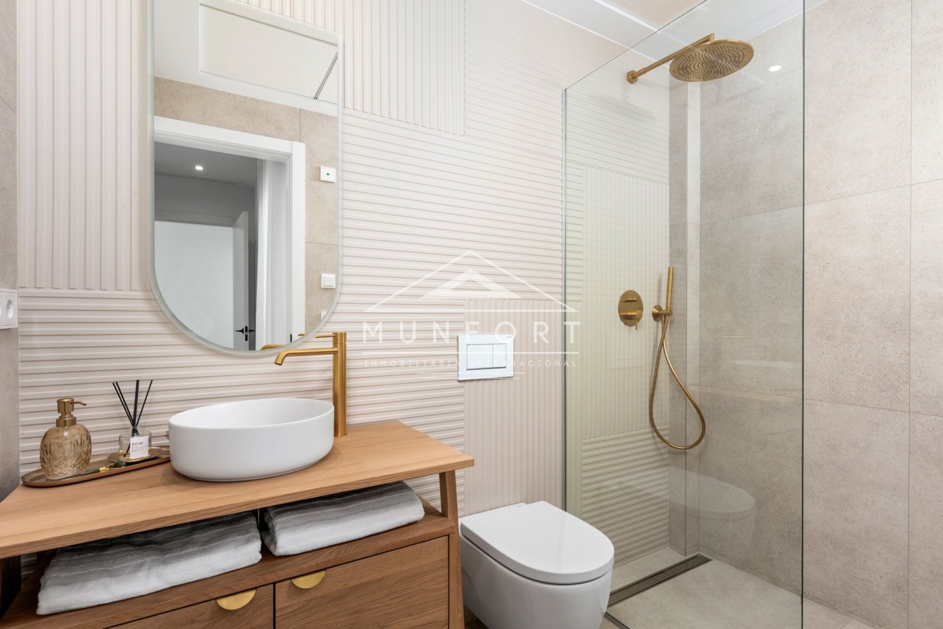 Videresalg - Villaer -
Polop de La Marina 