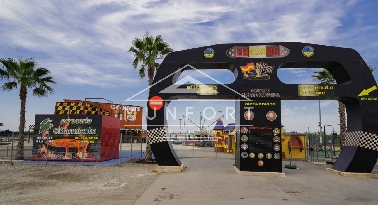 Videresalg - Villaer -
Rojales