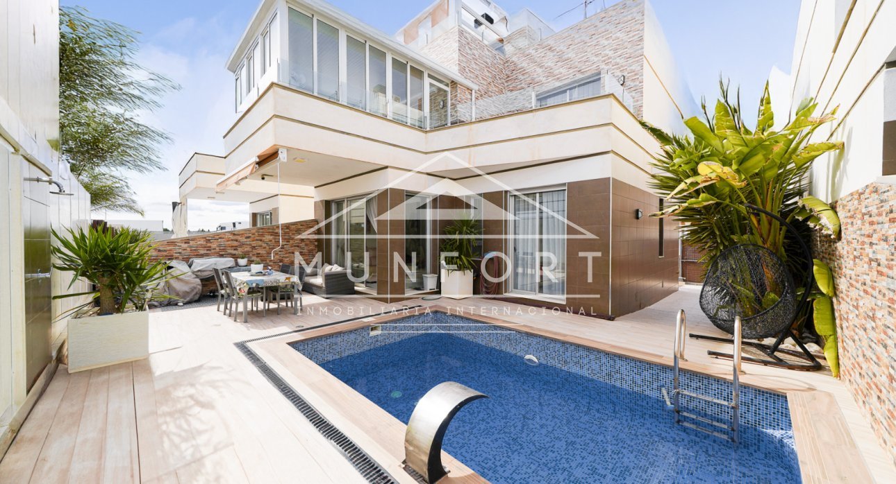 Videresalg - Villaer -
Rojales